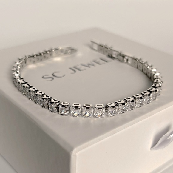 Tennis Bracelet Platinum Plated Women’s Bracelet Ready to Gift - Picture 5 of 9